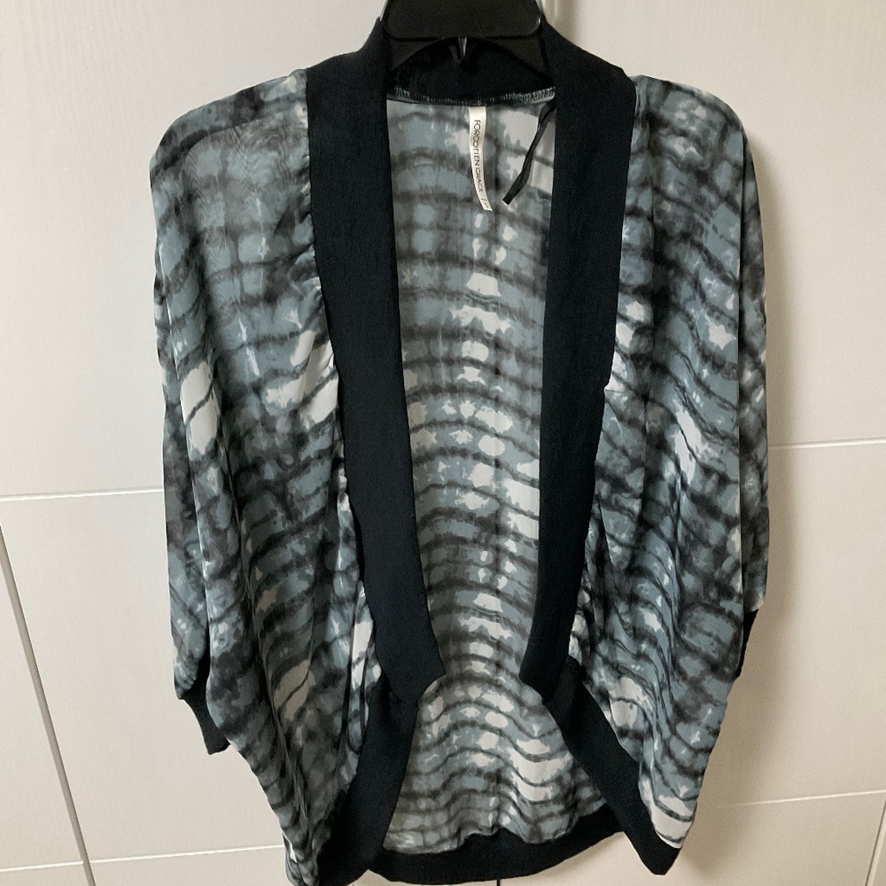 Blue and grey open kimono